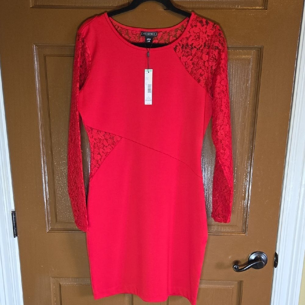 Metaphor-Red pullover knit fitted dress with lace sleeves Sz L NWT.